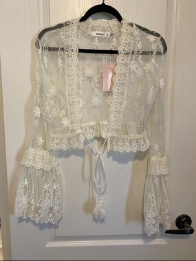 Missguided Ivory Sheer Lace Embroidered Shrug